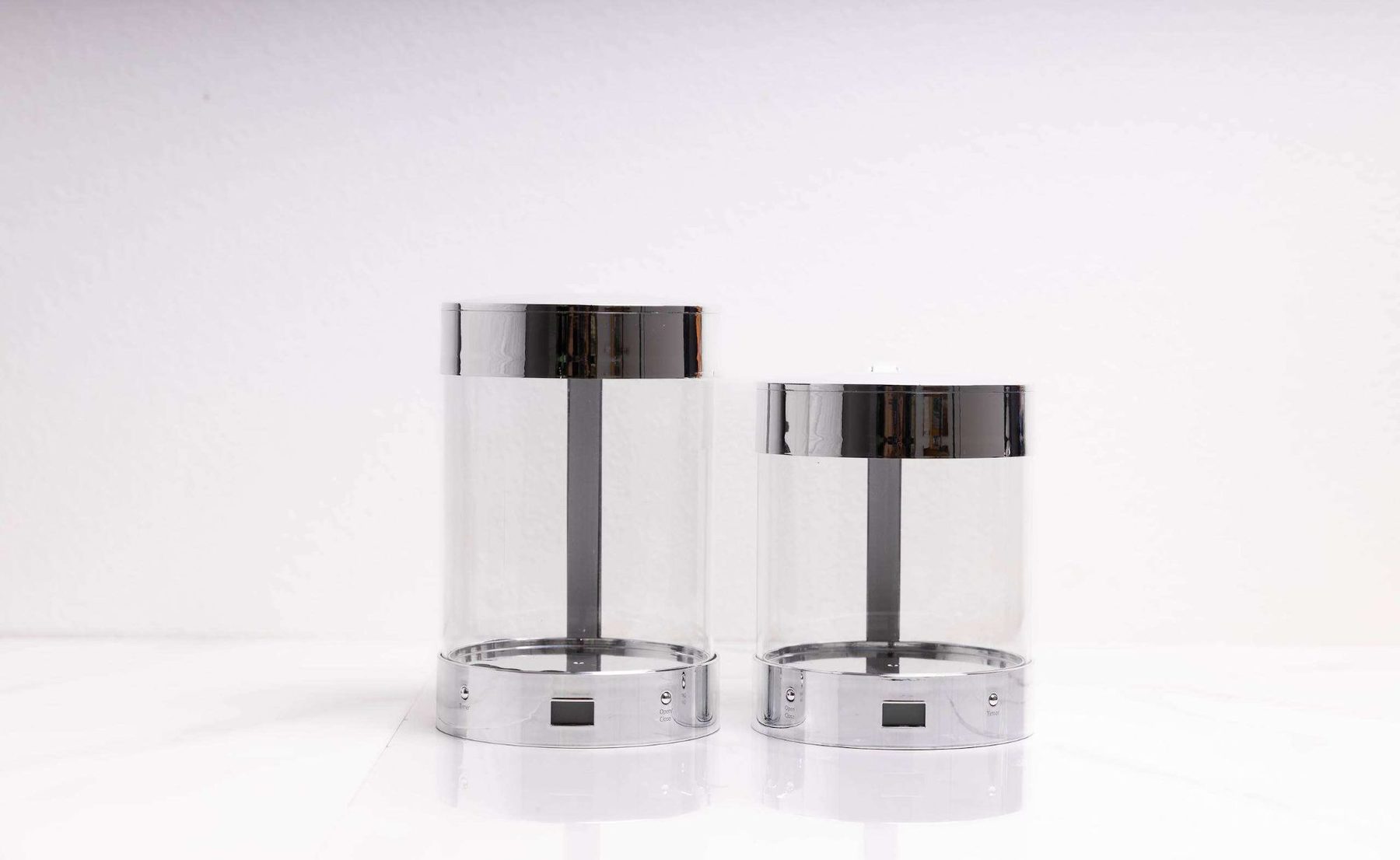 ALEC in Large and Small side by side, in Silver Gloss